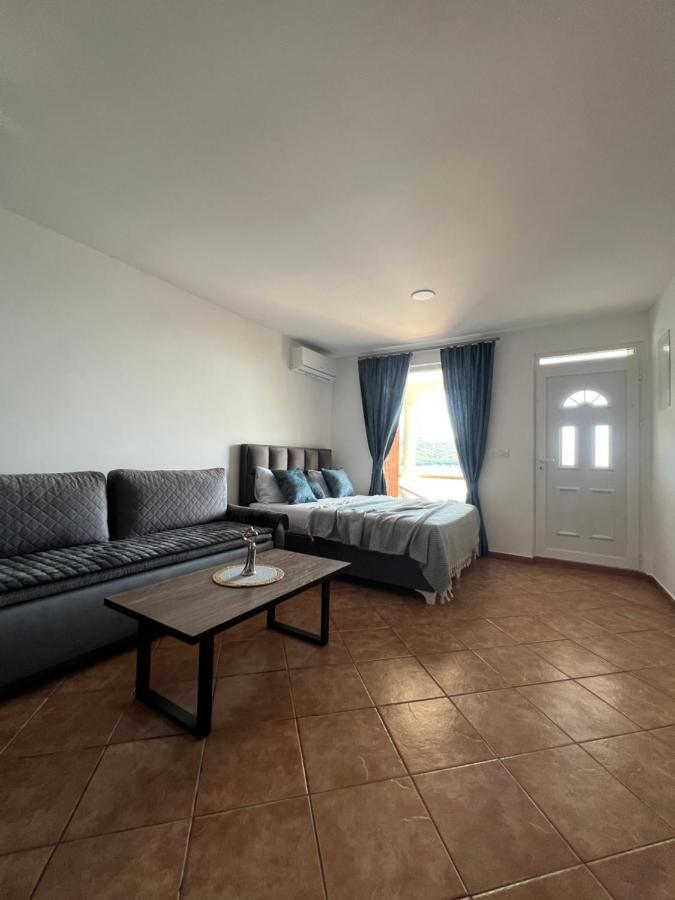 Azzure Apartment Ulcinj Zewnętrze zdjęcie